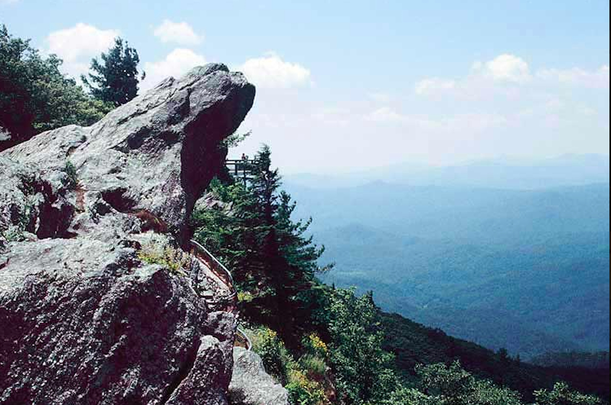 BLOWING ROCK ATTRACTION